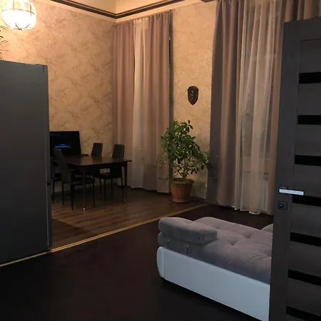 On Arnautskaya 32 * אודסה